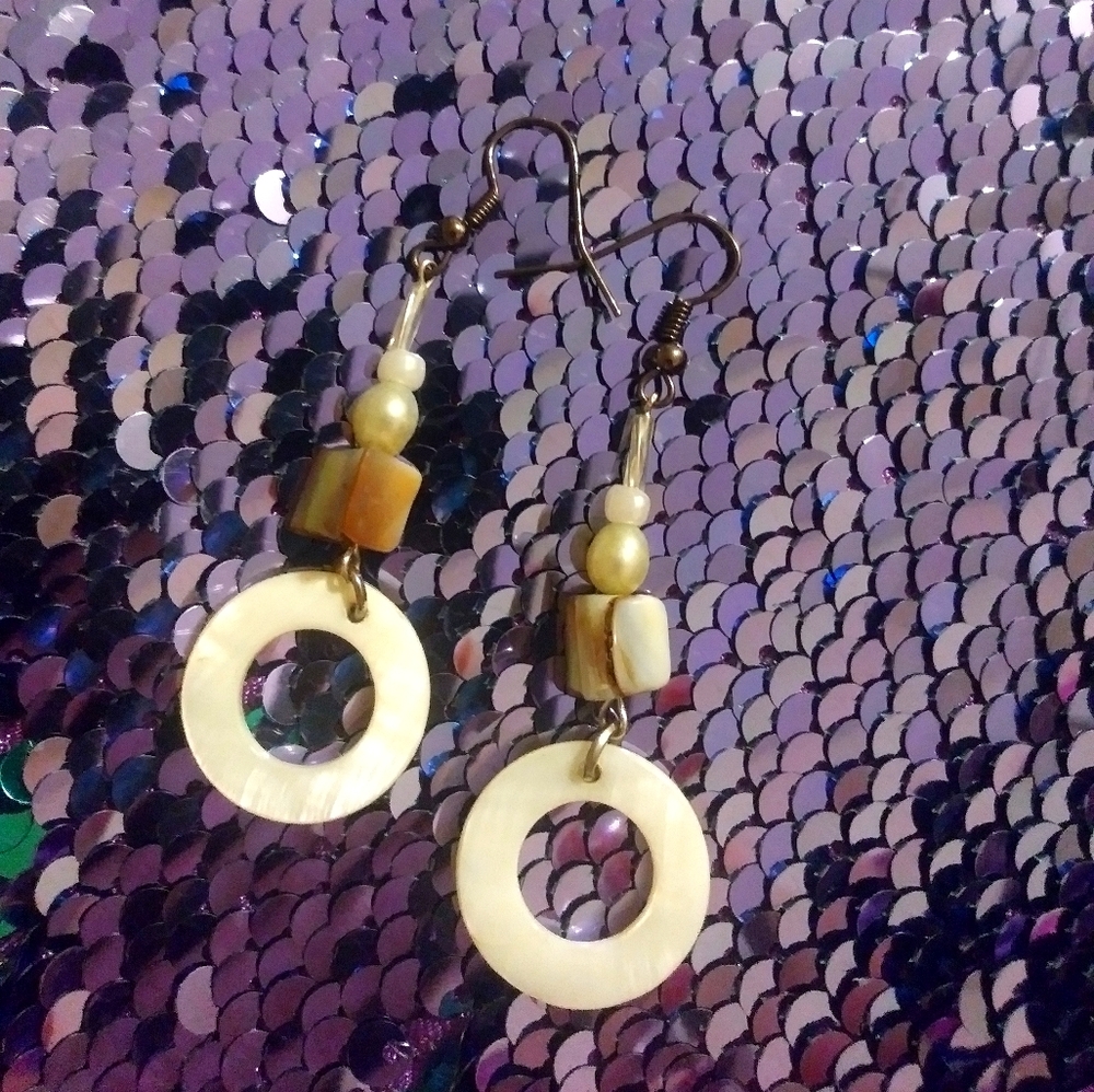 Real pearl and shell earrings